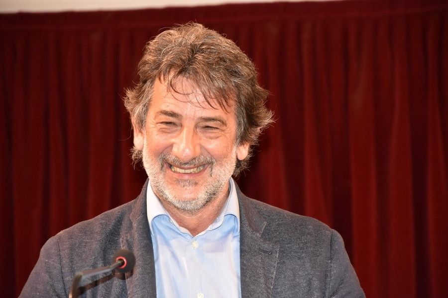 A “L’altra Politica” Carlo Piano racconta Bilancia. «Una necessità per esorcizzare la sua presenza»