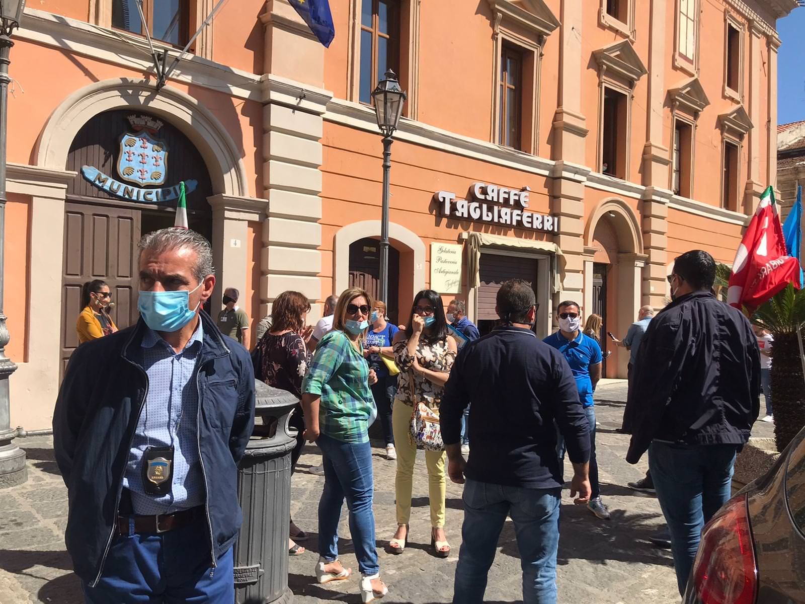 Gli addetti alle mense scolastiche di Corigliano Rossano sul piede di guerra