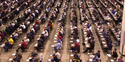 Il fascino discreto del posto fisso. Quasi 10mila candidati per 113 posti alla Regione