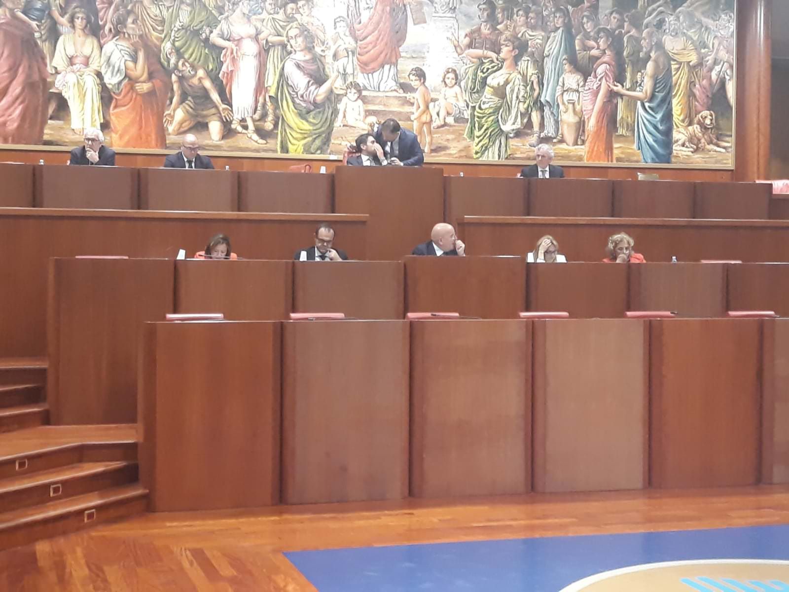 Sì alla “salva precari”. Ancora nessuna data per le elezioni