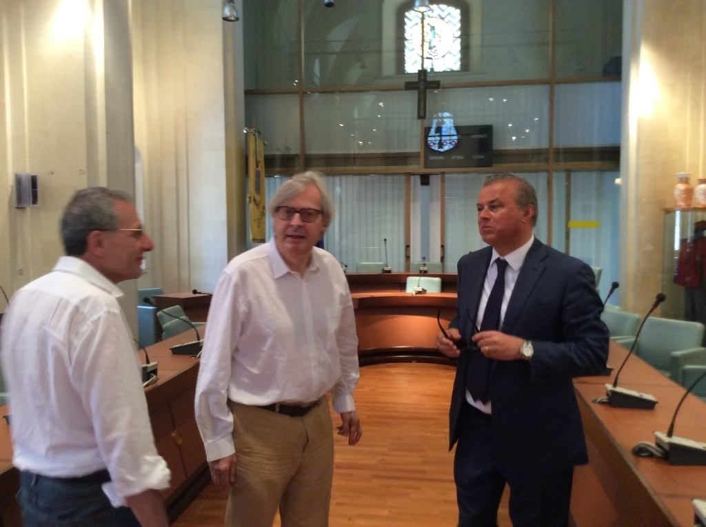 Sgarbi: Cosenza diventi capoluogo di Regione