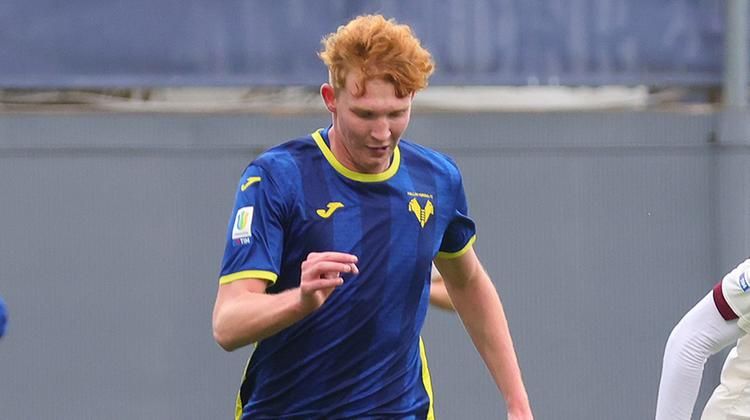 Catanzaro, dall’Hellas Verona arriva in prestito il difensore centrale Christian Corradi