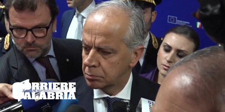 «Lo Stato non si gira dall’altra parte, faremo di tutto per indennizzare le vittime di Cutro» – VIDEO