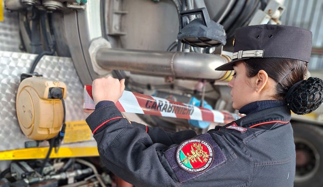 Scaricavano reflui nella fogna, sequestrato un autospurgo e denunciate 4 persone nel Cosentino