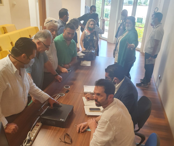 Rifiuti, i sindaci reggini incontrano De Caprio. «Superare il monopolio dei privati»