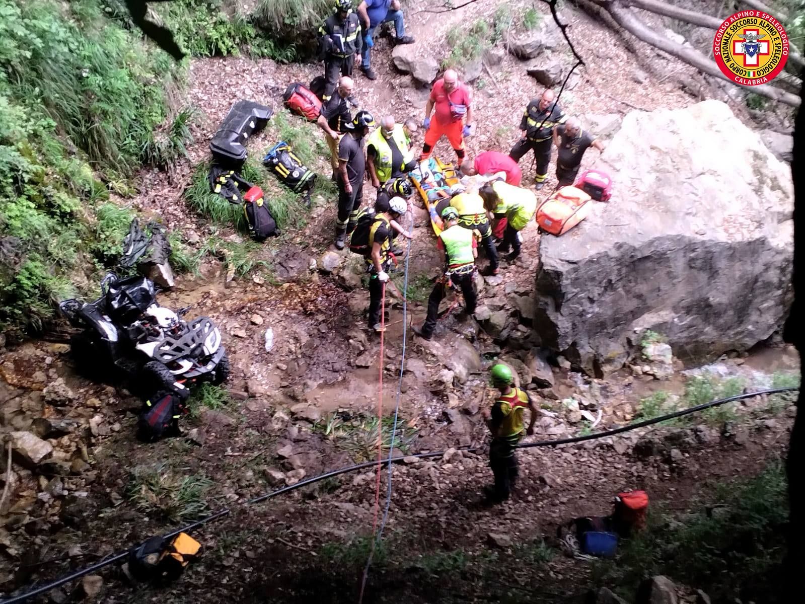 Precipita in un burrone con il quad: salvato 60enne nel Parco della Sila – VIDEO E FOTO
