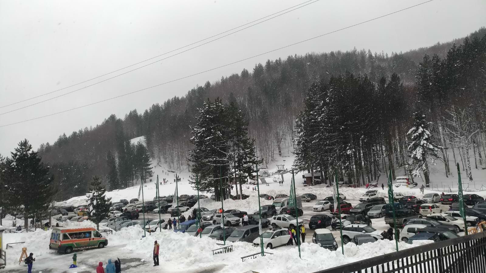 Sciatori e turisti, Lorica fa il pienone nel week end e supera le criticità