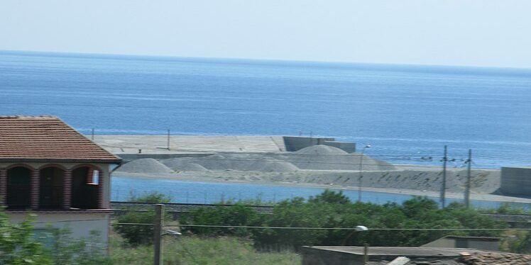 Il porto di Saline Joniche verso il parziale ripristino della operatività