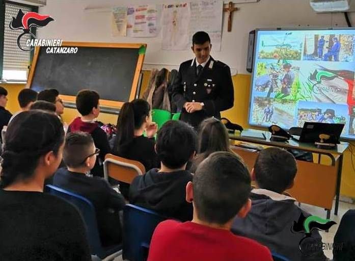 Carabinieri nelle scuole a confronto con i “cittadini del domani”
