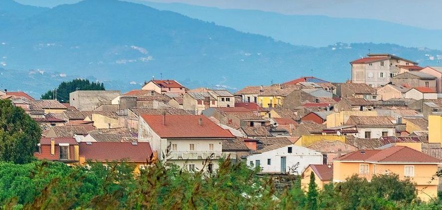 «Caraffa senza acqua né servizi: area industriale abbandonata, situazione al collasso»