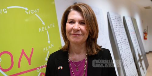 console Tracy Roberts-Pounds