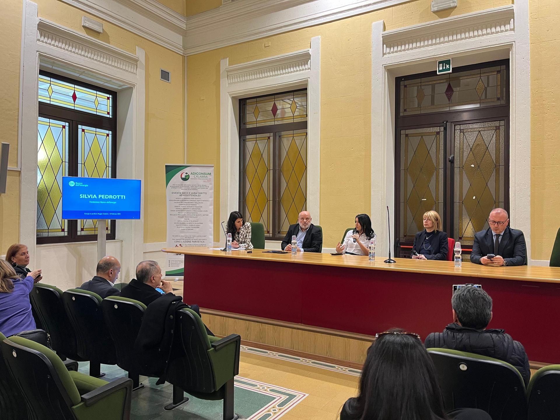 Povertà energetica a Reggio Calabria. Donati 60mila euro a famiglie in difficoltà