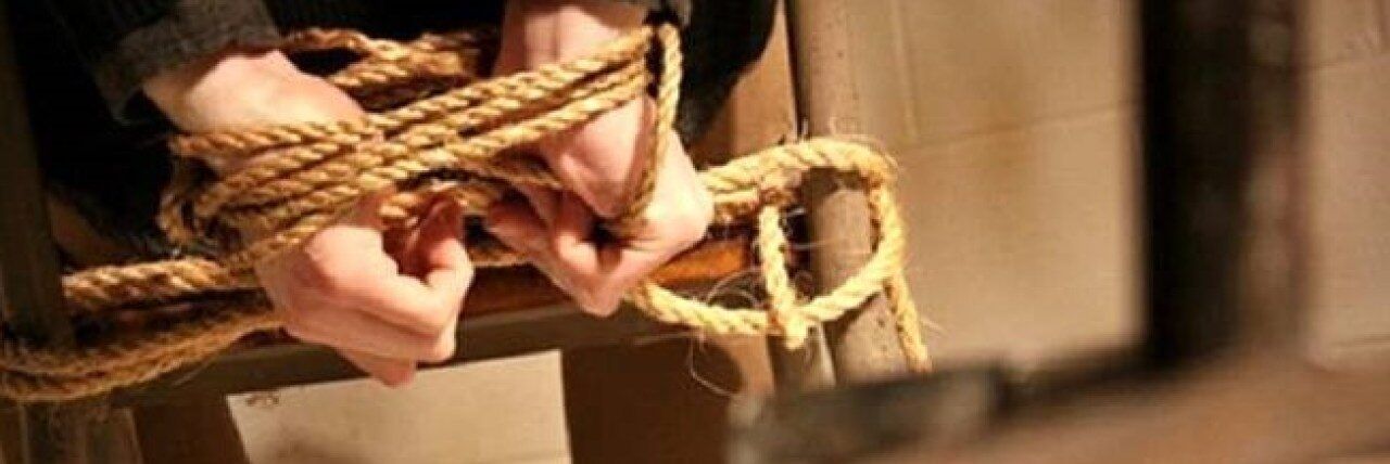 Sequestrano e torturano un  tredicenne, arrestati due quindicenni