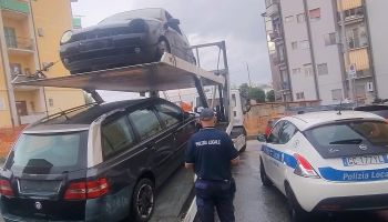 Catanzaro, tolleranza zero contro il degrado: rimosse 17 vetture abbandonate sul territorio – FOTO