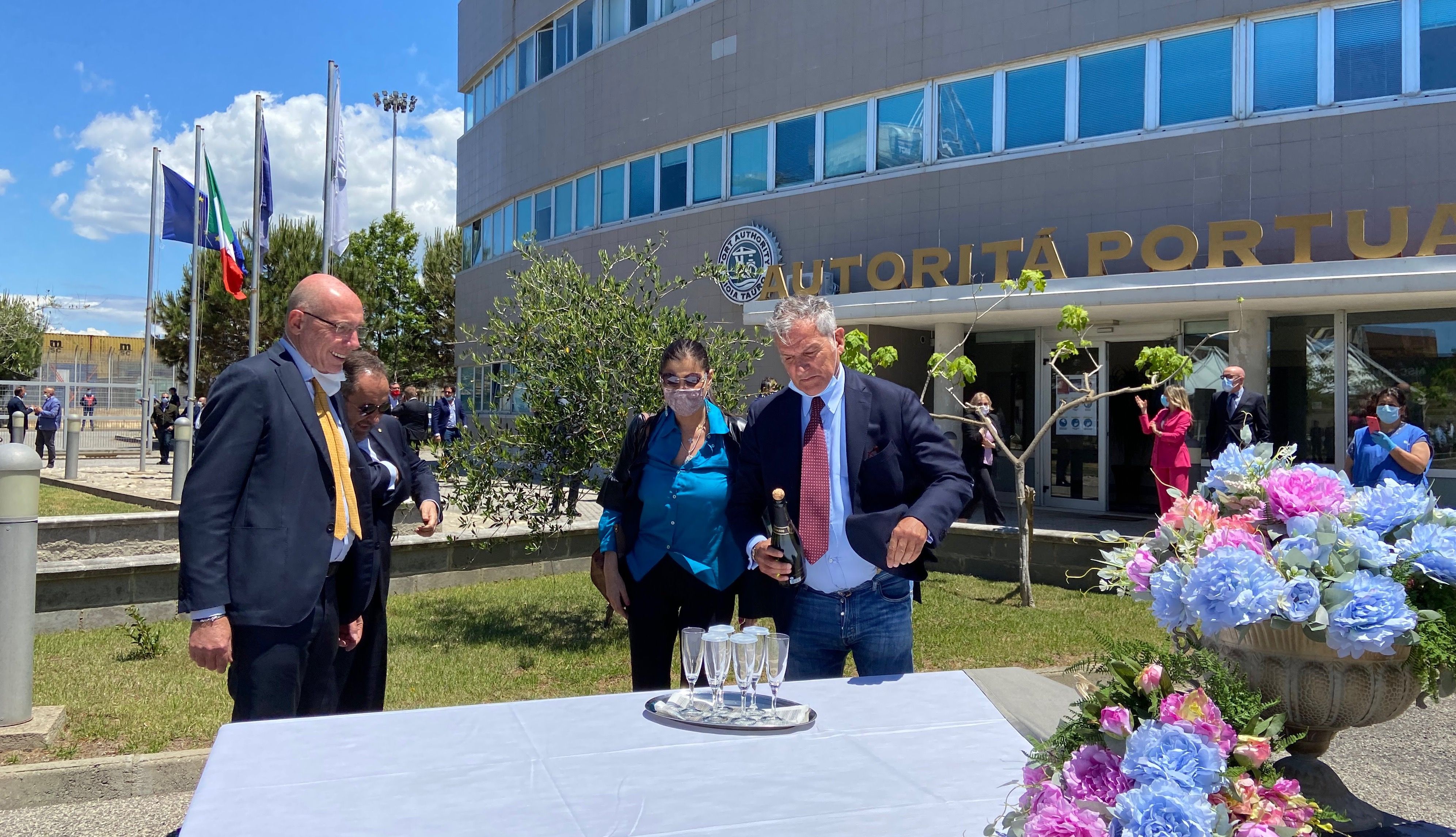 Agostinelli accoglie la Sixin al Porto di Gioia Tauro e incassa l'endorsement della presidente Santelli