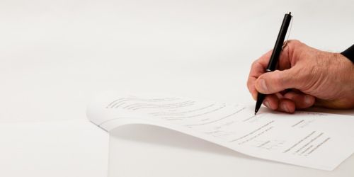 Consulenze e clausole ambigue: la "tassa sulla 'ndrangheta" per il resort sulla Costa degli Dei