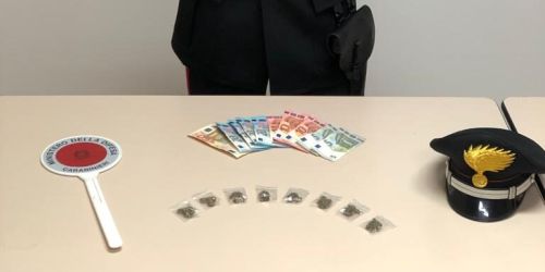 2022.1.21 - 1 arresto per det. fini spaccio marijuana Isola C. R..