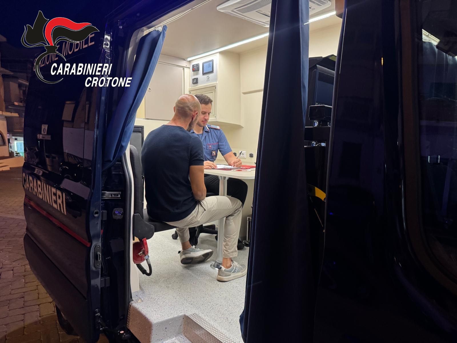 In azione la nuova stazione mobile dei Carabinieri: due arresti nel Crotonese