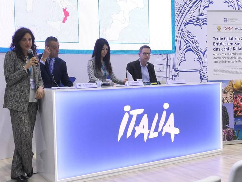 Itb Berlino, il ministro Centinaio «elogia la Regione»