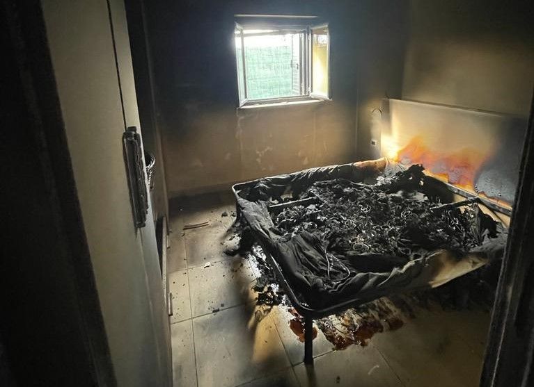 Crosia, in fiamme la residenza estiva del sindaco: indagini in corso