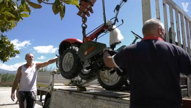 Lamezia, i doni della famiglia Greco per "Le Agricole" dopo l'ennesimo furto