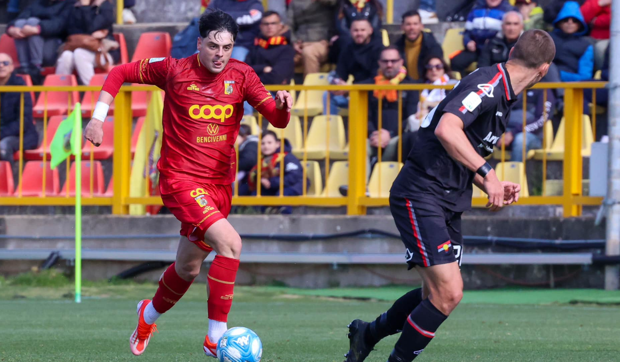 Quote promozione in serie A, il Como insidia il Parma. Catanzaro tra le big