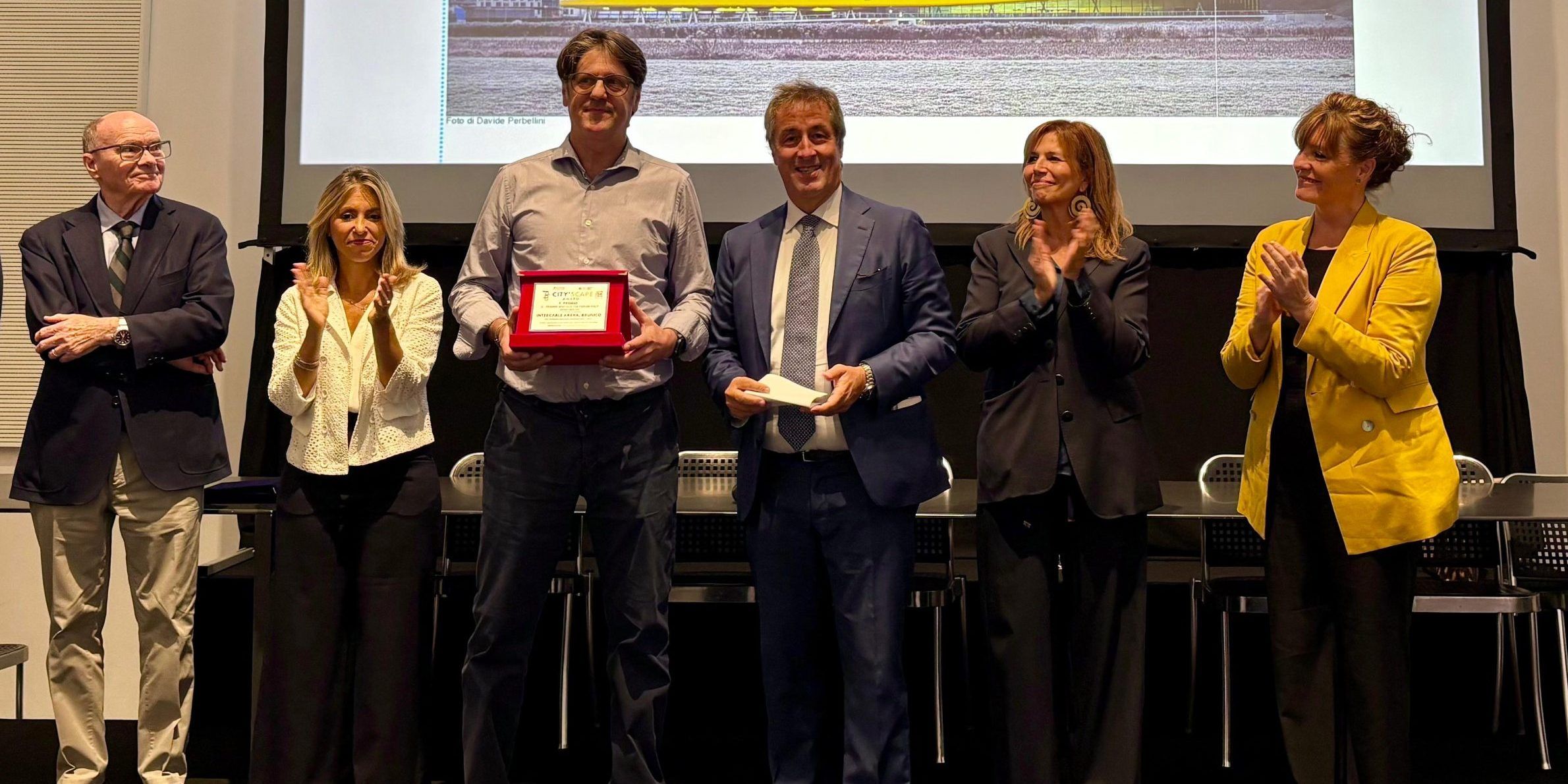 Il Palazzetto dello sport di Lamezia Terme vince il premio speciale Fsb Forum Italy Sport&Play
