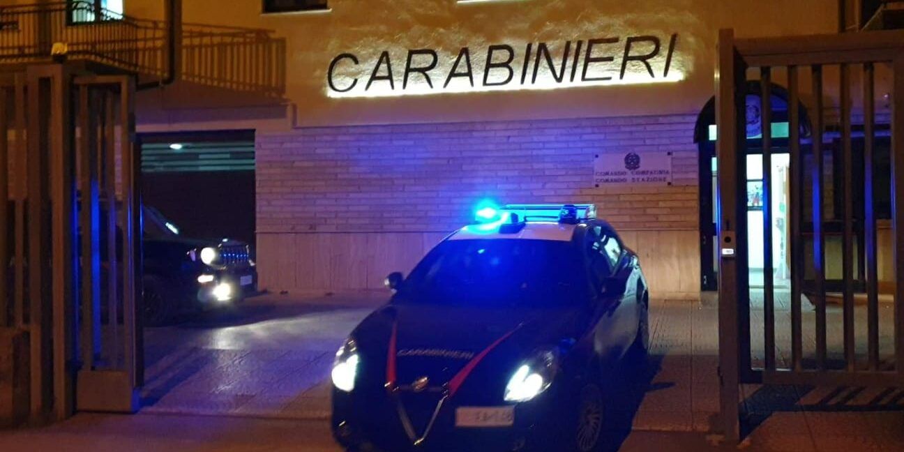 Tenta di scappare con la droga, arrestato un 20enne a Corigliano Rossano