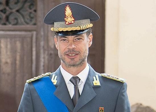 Contini alla guida delle fiamme gialle calabresi