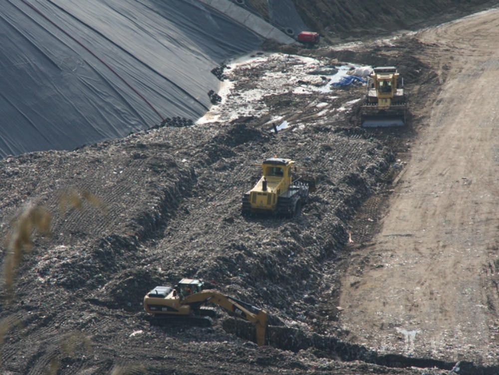 CAOS RIFIUTI | «Discarica di Pianopoli, per l`apertura se ne parla la prossima settimana»