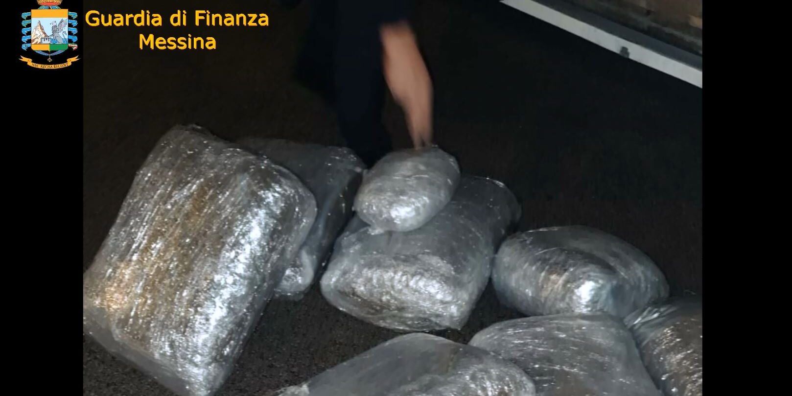 Narcotraffico sullo Stretto, sequestrati 35 chili di marijuana – VIDEO