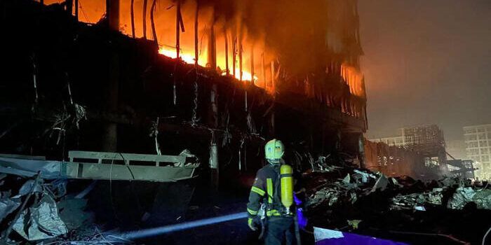 Notte di bombe su Kiev, rientra l’allarme chimico a Sumy