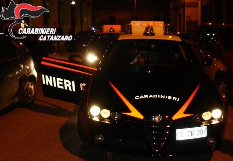 Aggredisce un carabiniere, arrestato