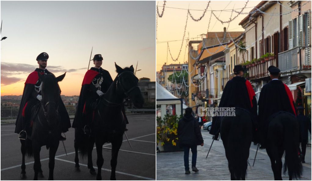 I Carabinieri a cavallo incantano il centro di Vibo Valentia – FOTO