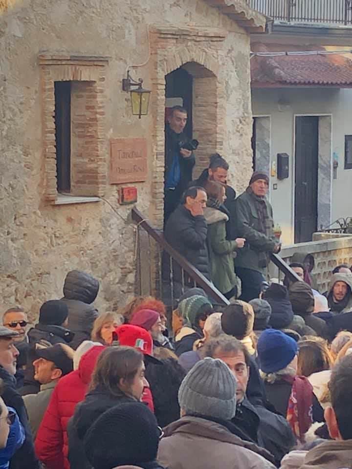 Le “Sardine” a Riace per non arrendersi alla disumanità