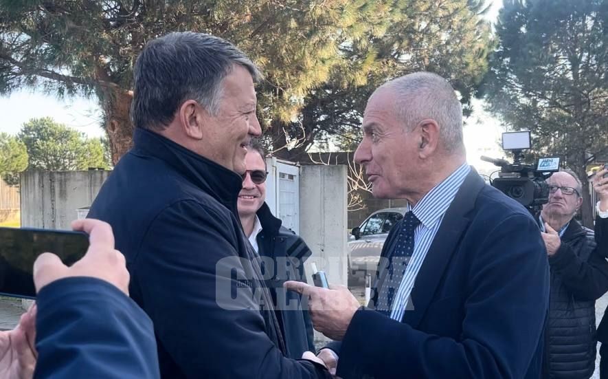 Porto di Gioia Tauro, Bombardieri incontra i lavoratori. «Qui c’è bisogno di impegni seri» – VIDEO