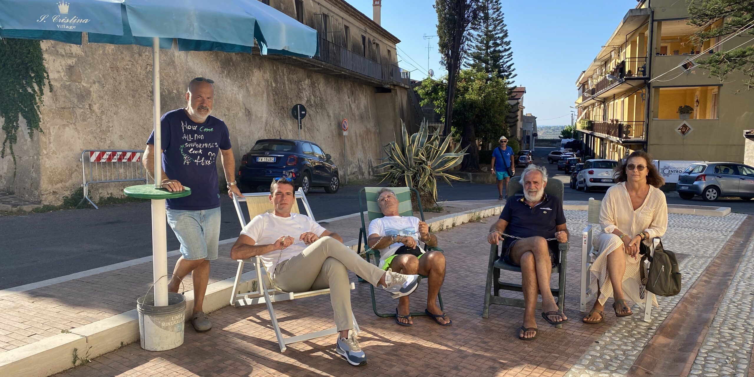 Mancato ammodernamento idrico nel villaggio vacanze, prosegue la protesta