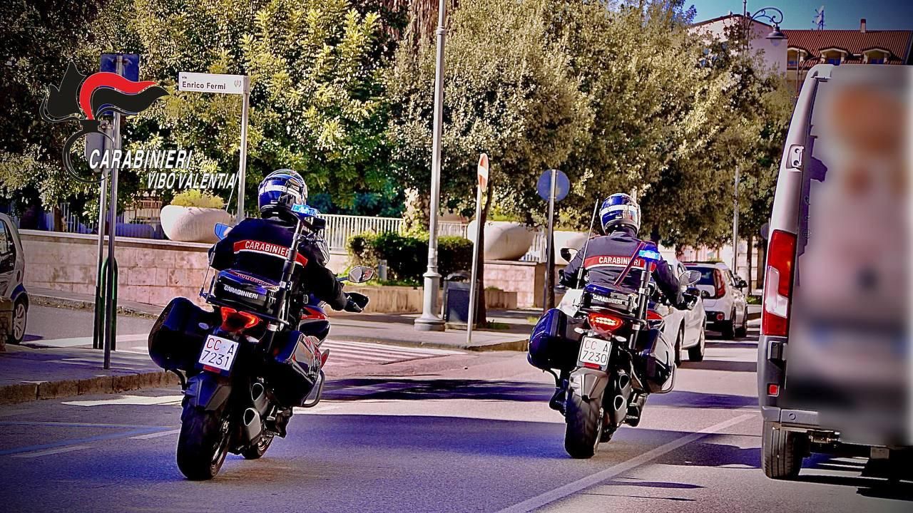 Diplomi falsi e corruzione nella pubblica istruzione, dieci arresti tra Calabria e Campania – NOMI E VIDEO