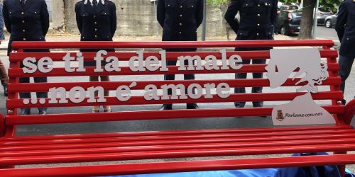 panchina-rossa-cosenza