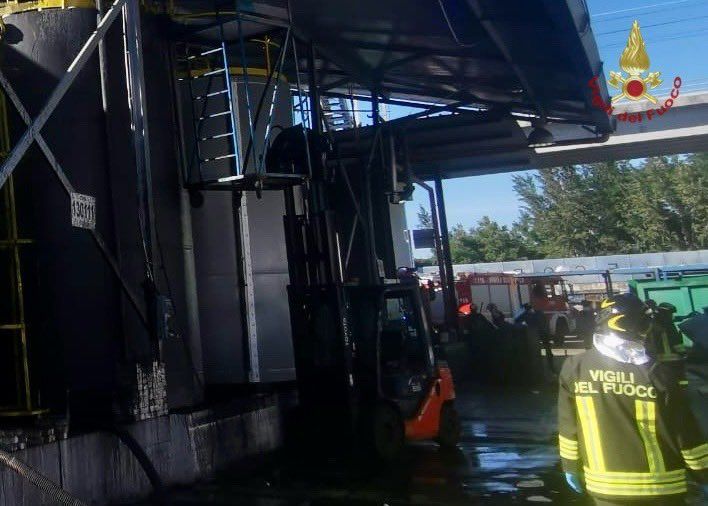 Esplosione in un’azienda di rifiuti, tre operai morti