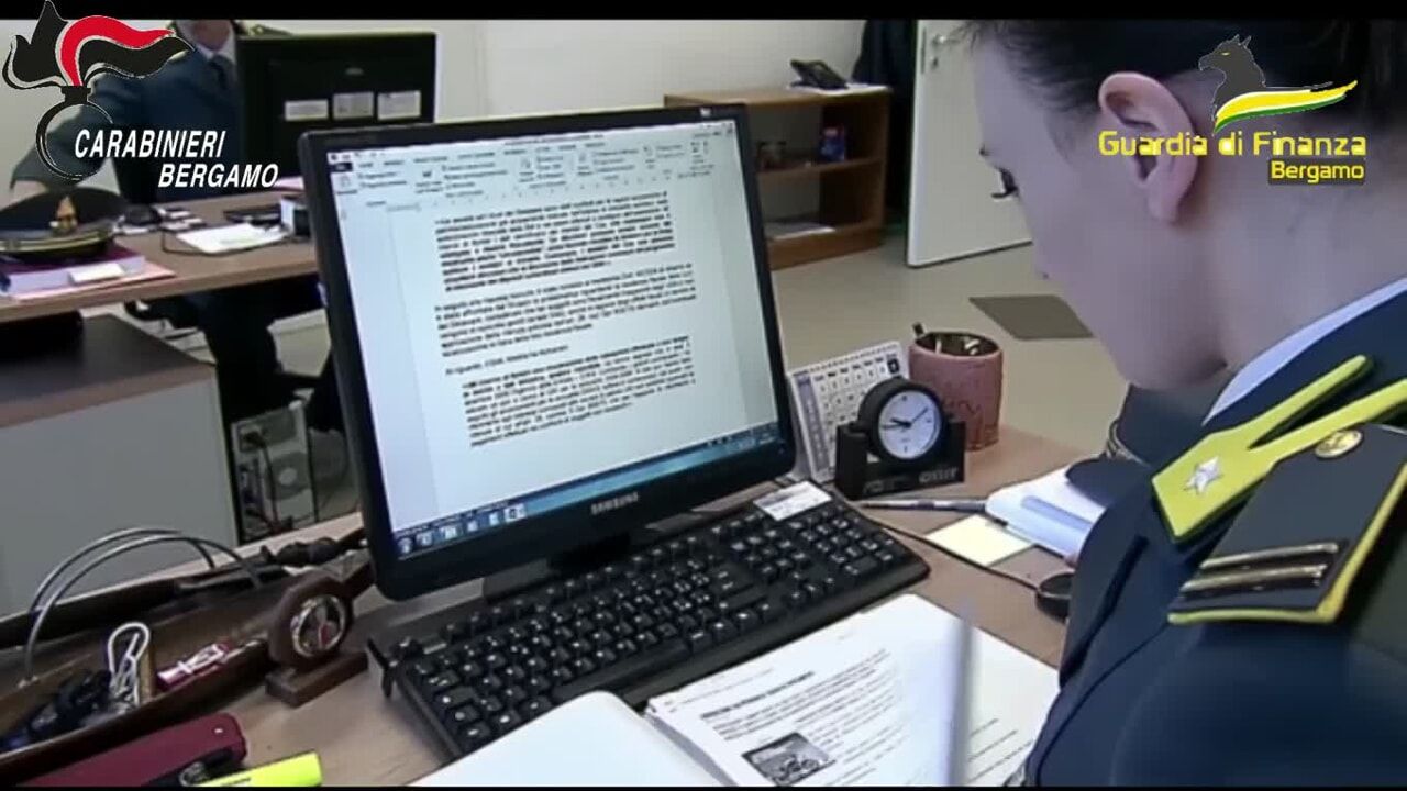 ‘Ndrangheta nella Bergamasca, un funzionario dell’Agenzia dell’Entrate al soldo dei clan