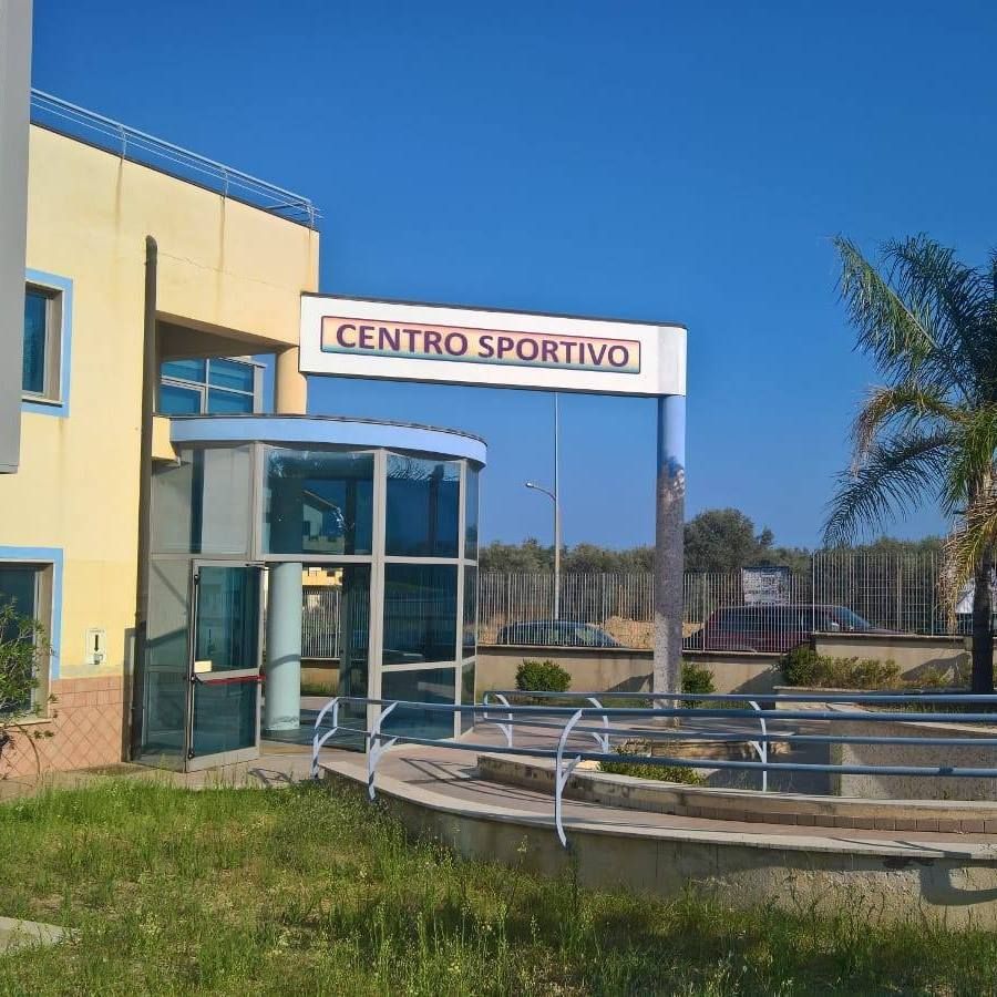 Atto vandalico contro un imprenditore sportivo a Siderno. Fragomeni: «Inaccettabile»