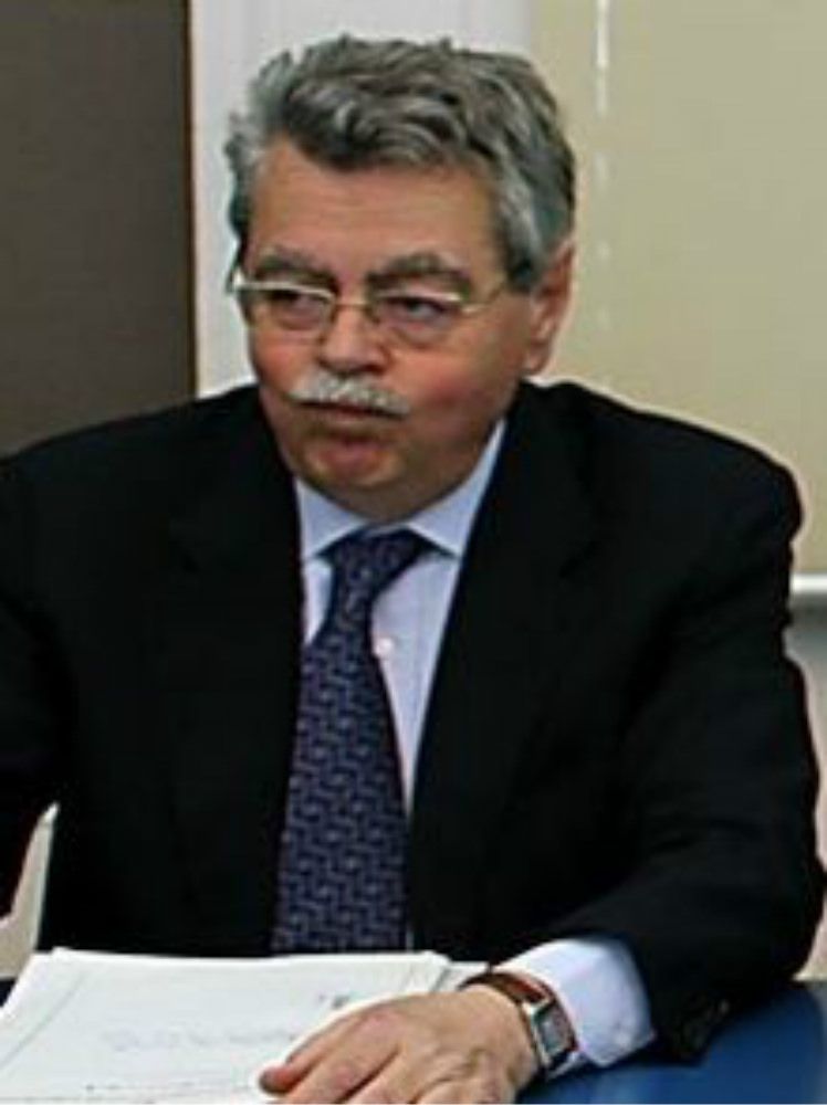 Meduri incoronato "peones ad honorem"