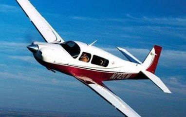 Precipita aereo da turismo, salvi i passeggeri