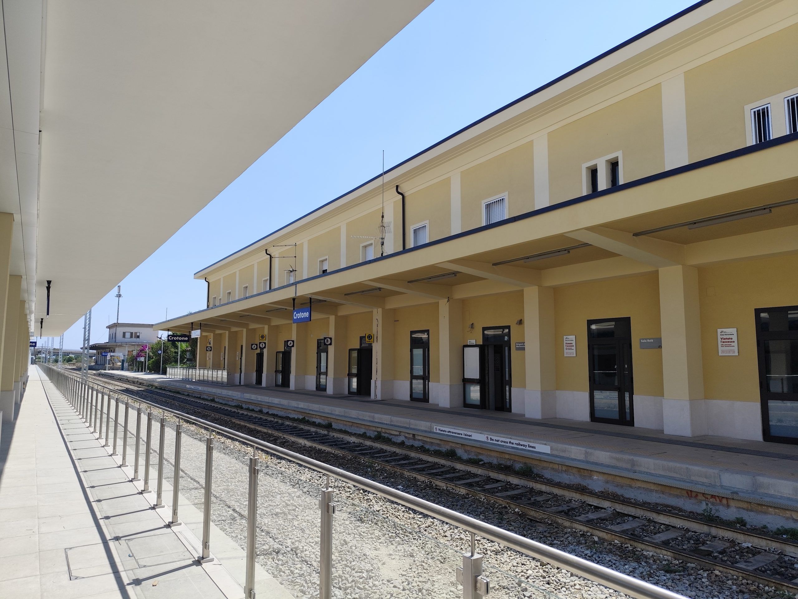 Rfi Calabria, interventi di riqualificazione e accessibilità nelle stazioni di Crotone e Sibari