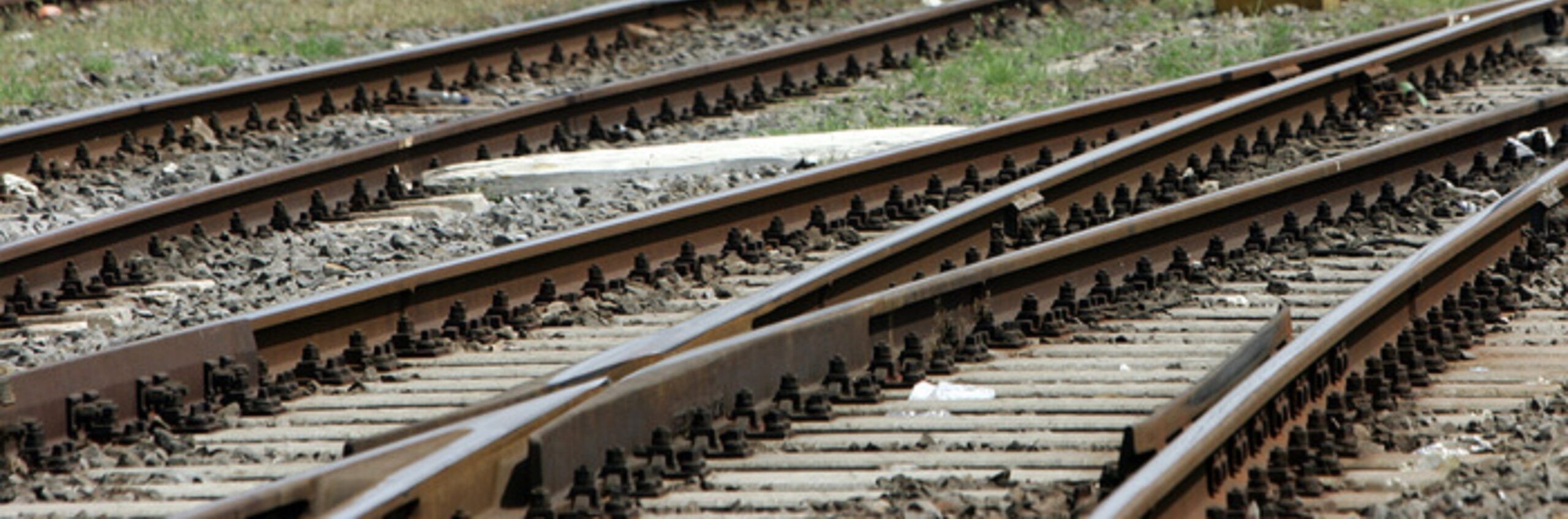 Ragazzina travolta e uccisa dal treno, aveva le cuffie