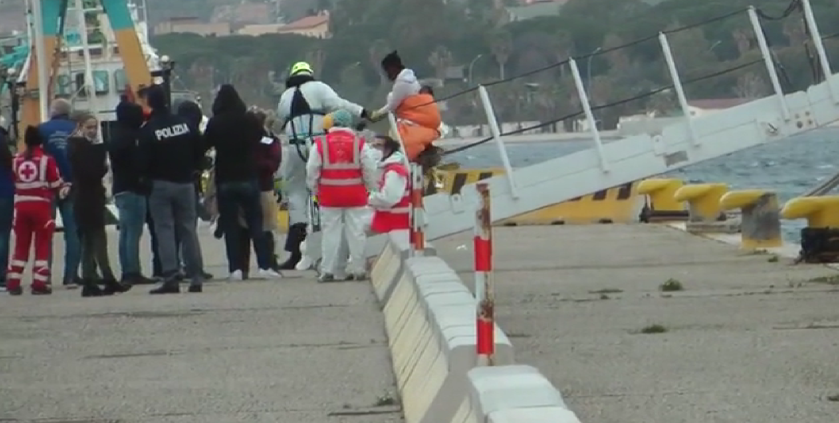 Trasferiti in altre regioni alcuni dei 584 migranti arrivati ieri a Reggio Calabria