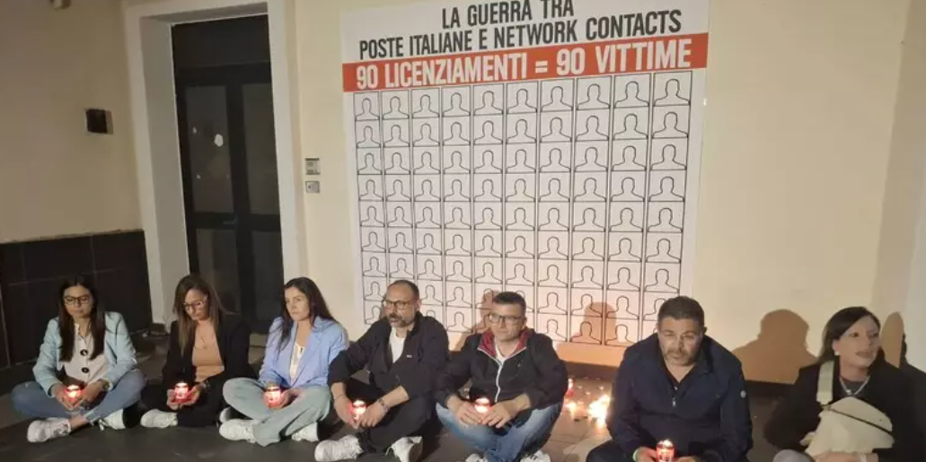 Crotone, 90 candele contro i licenziamenti: protesta silenziosa alla Network Contacts