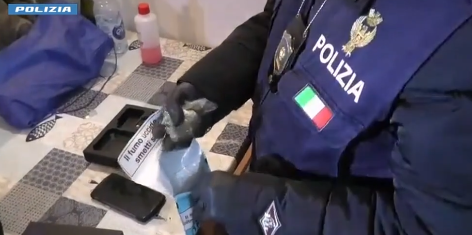 Traffico di droga dalla Calabria alla Sicilia, 10 misure cautelari e maxi sequestro di cocaina