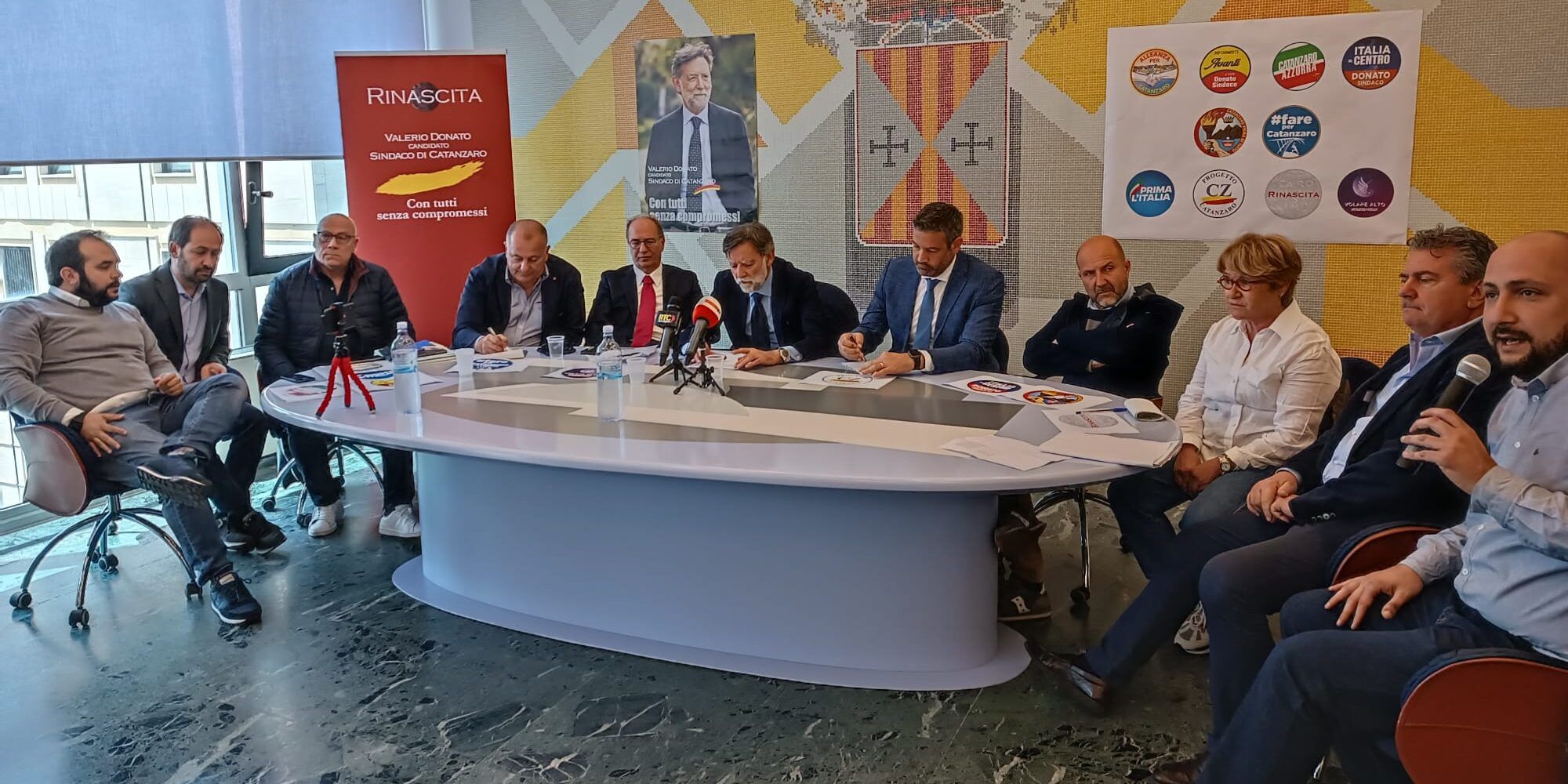 La “grosse koalition” di Donato senza simboli di partito. «Non mi faccio imporre i candidati da altri organi dello Stato…» – VIDEO